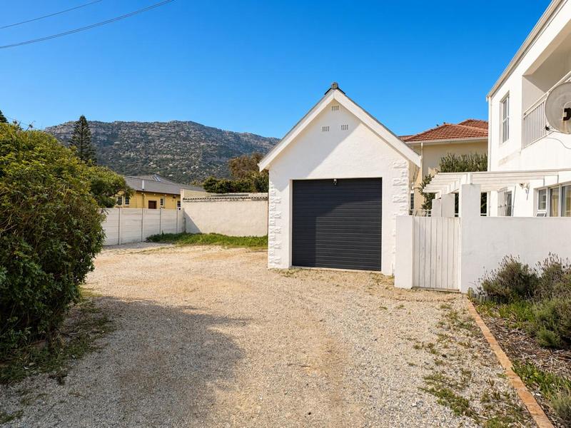 To Let 2 Bedroom Property for Rent in Fish Hoek Western Cape